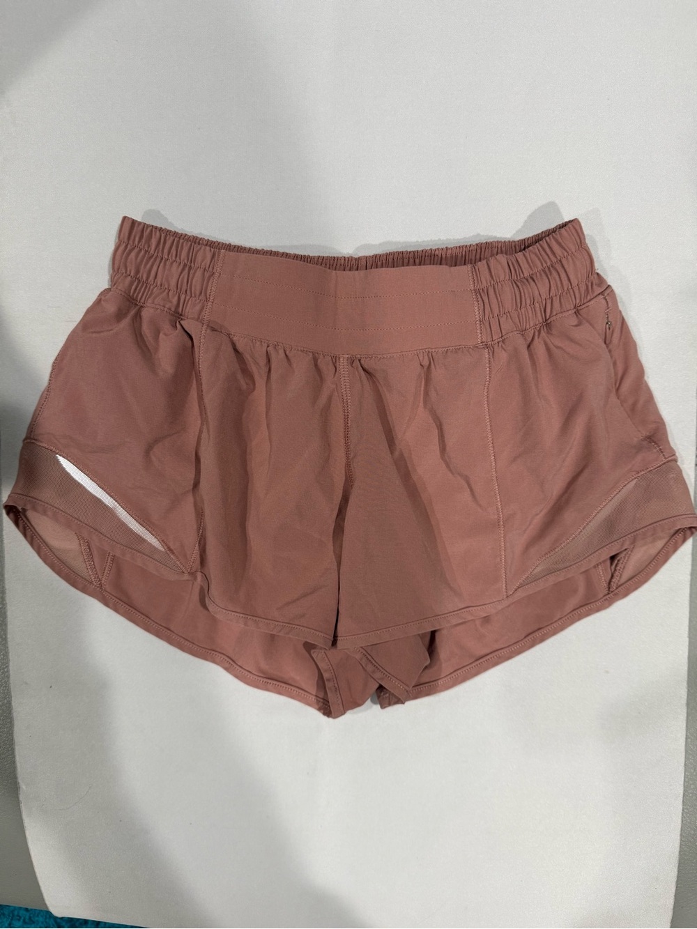 lululemon Hotty Hot Short 2.5” - Size 4 regular
Women